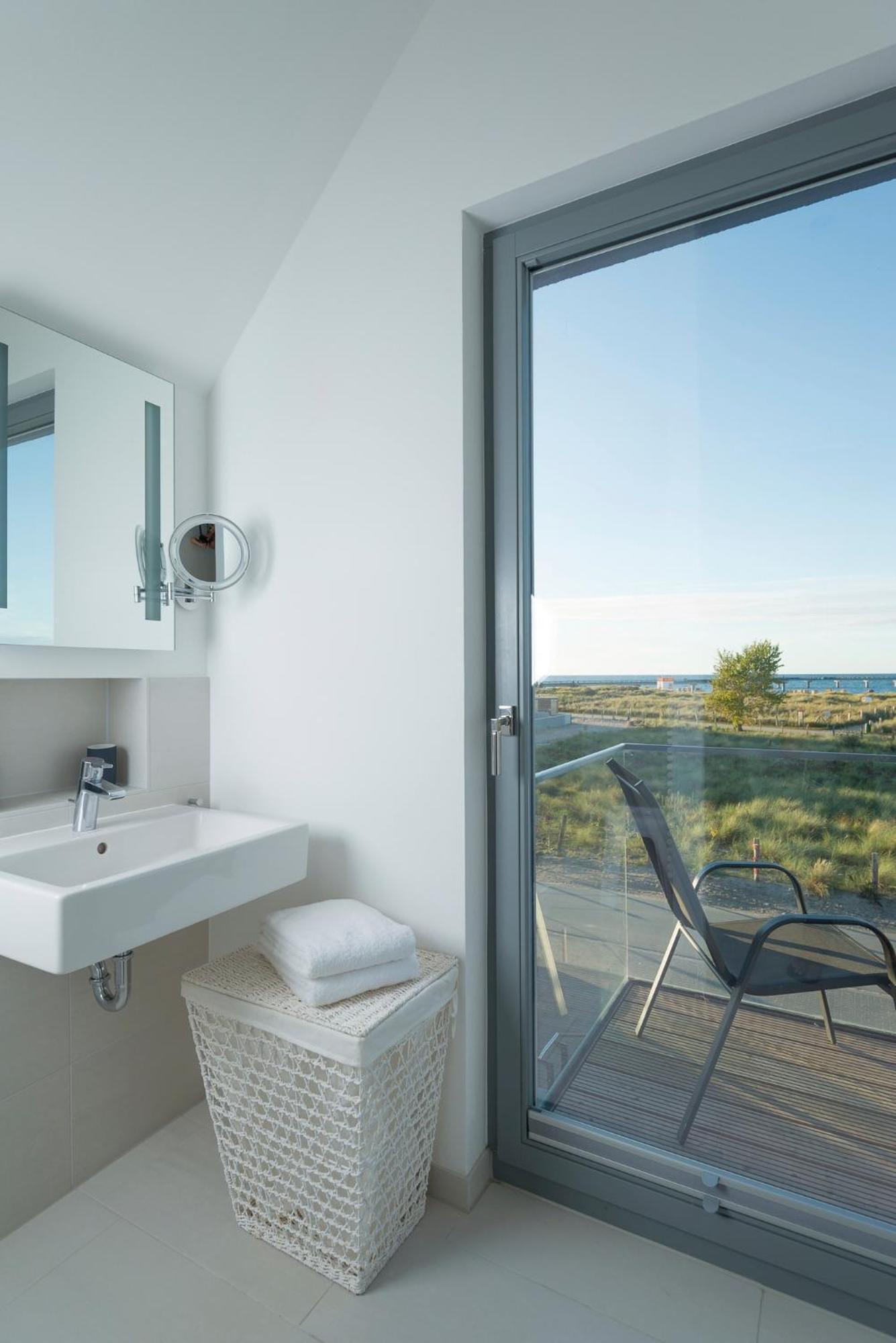 Ostsee - Reetdachhaus Nr 36 "Warder" Im Strand Resort Heiligenhafen Kültér fotó