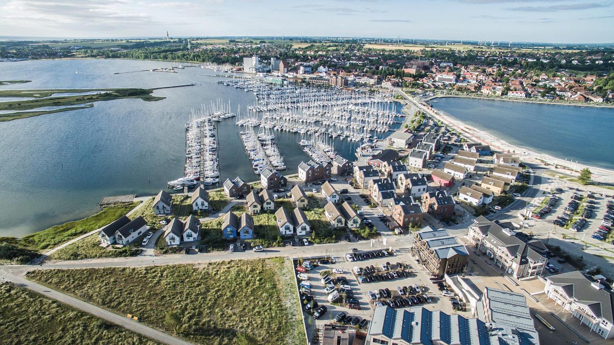 Ostsee - Reetdachhaus Nr 36 "Warder" Im Strand Resort Heiligenhafen Kültér fotó