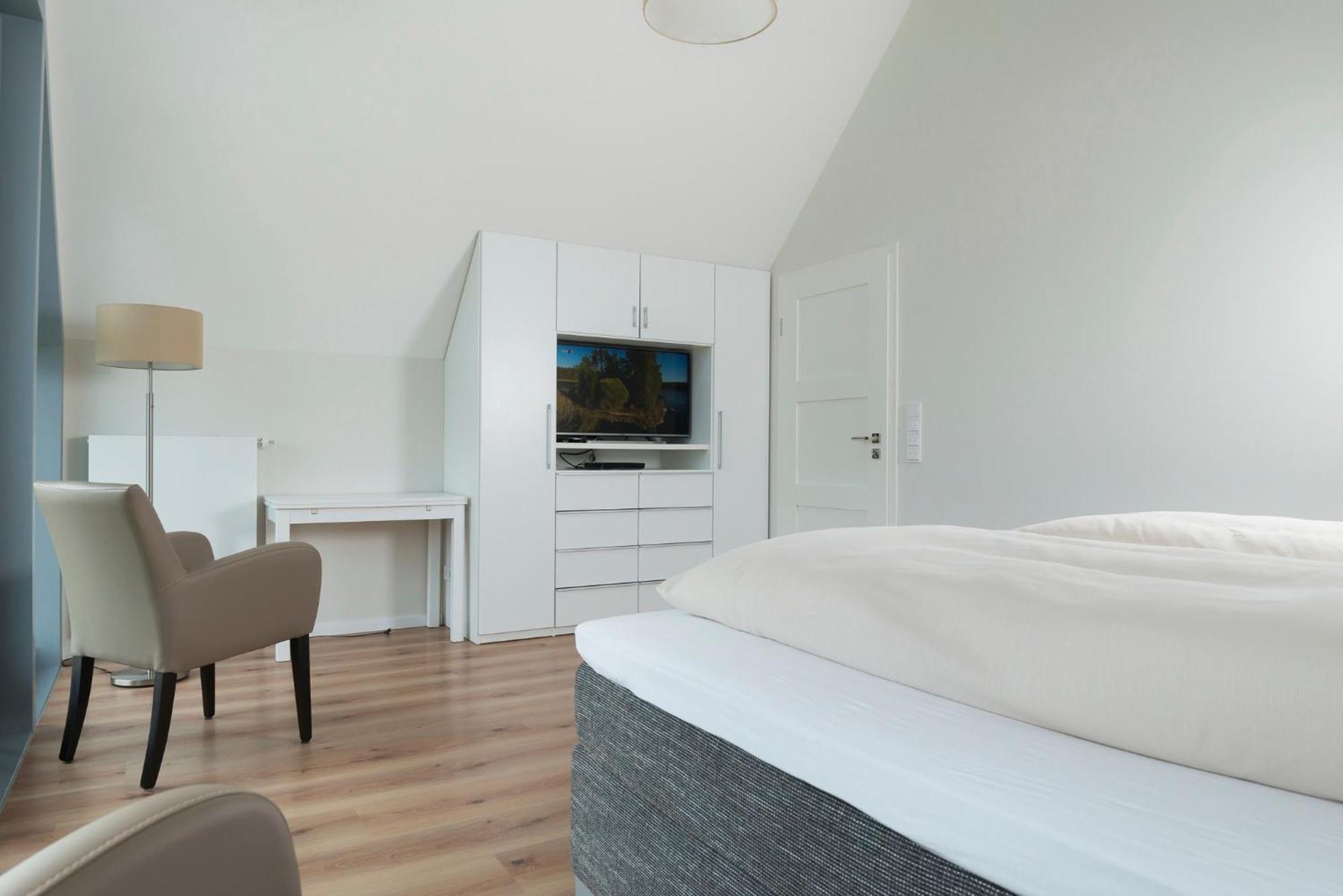 Ostsee - Reetdachhaus Nr 36 "Warder" Im Strand Resort Heiligenhafen Kültér fotó